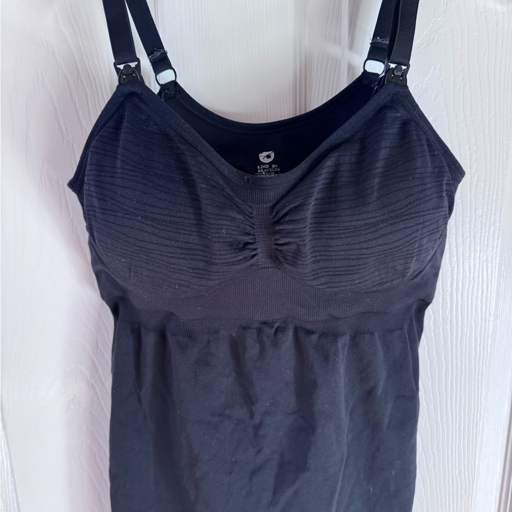 Sublime® Hands-Free Pumping & Nursing Tank - Picture 2 of 7
